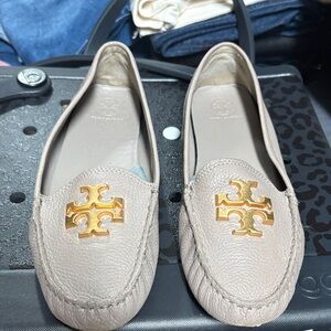 Tory Burch Beige Leather Loafers with Gold Emblem